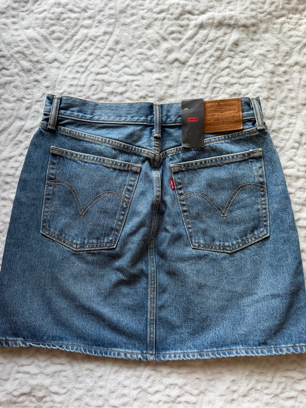 NWT Levi’s Premium Women’s Blue Denim Mini Skirt Size 29 100% Cotton - Picture 8 of 9